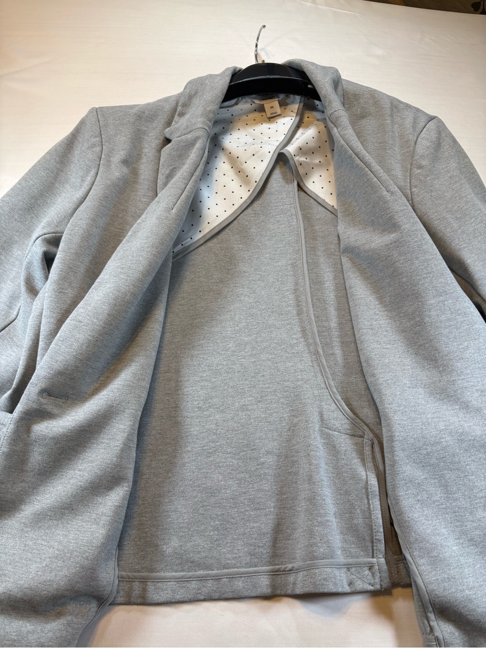 Old Navy Women’s Gray Blazer Sleeve with Black Buttons - Picture 3 of 9
